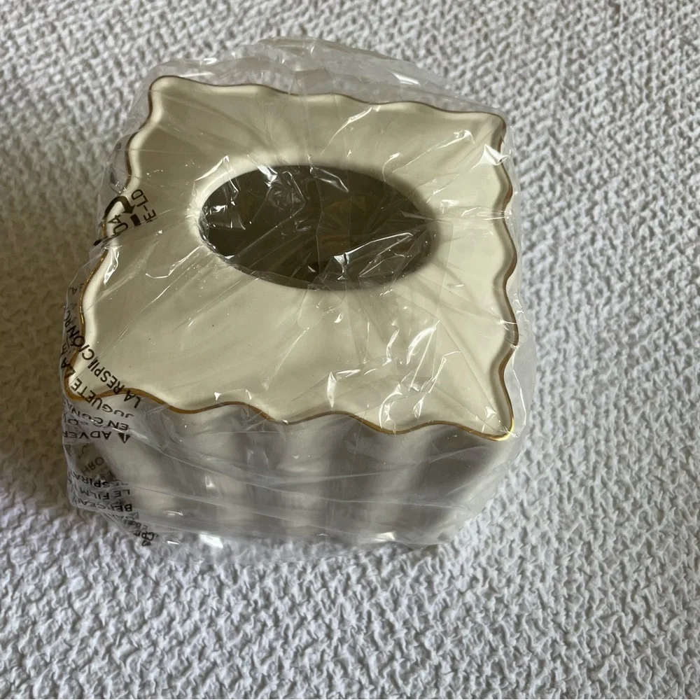 NWT Anthropologie Le Marais Scalloped Tissue Box Cream Gold Trim